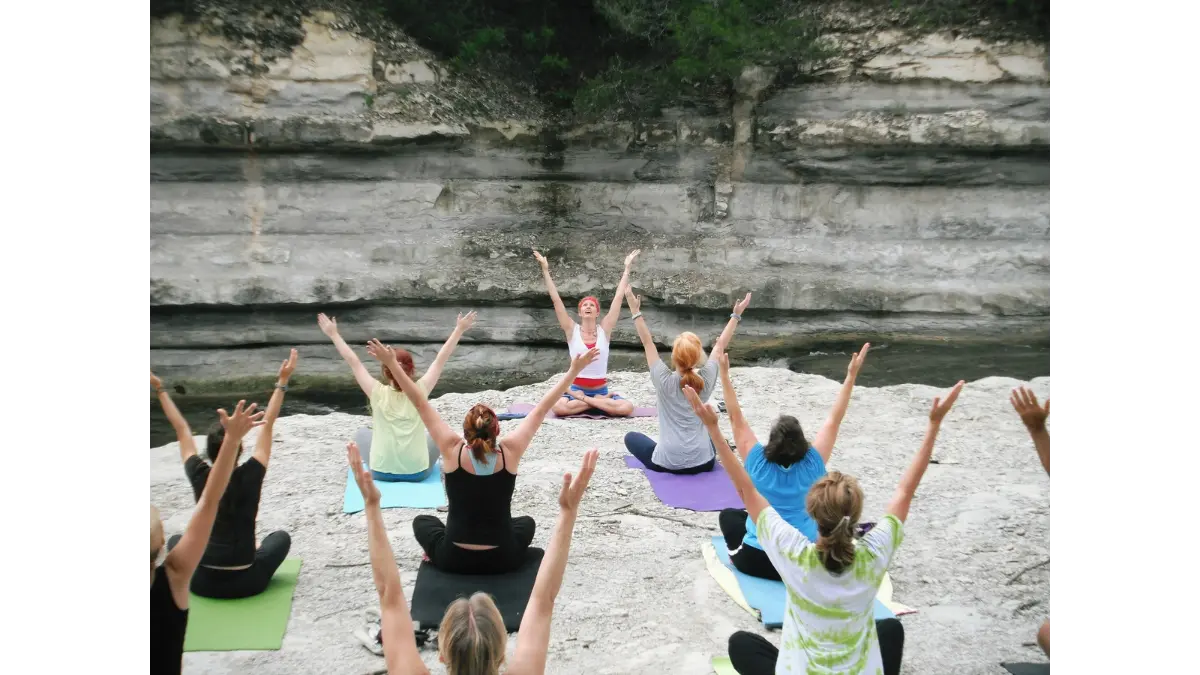 O que é Yoga e para que serve: Benefícios e Práticas Essenciais - Flor Da  Vida