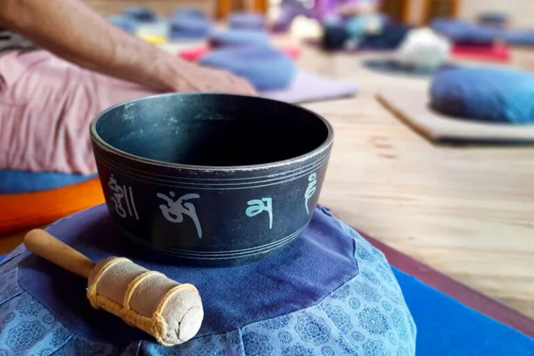 institucional-campus-estrutura-sala-de-meditacao-01-1-768x512